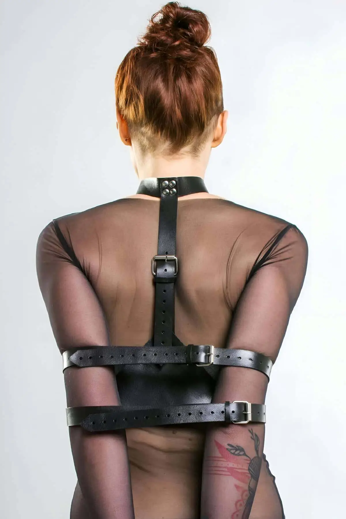 Siyah Deri Boyun ve Kol Bağlantılı Harness Kelepçe SH877