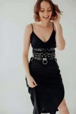 Elegant Leather Belt with Ring and Chain Details - SH825 - Image 3