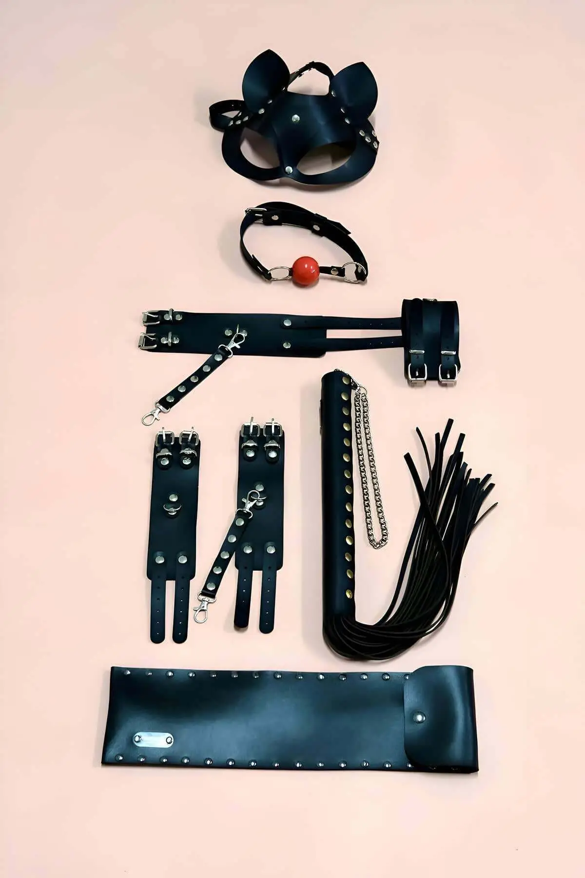 Siyah Suni Deri Zımbalı Kedi Maskesi Kırbaç El ve Ayak Kelepçesi ve Ağız Topu Seti SH1307