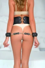 Siyah Deri Üç Tokalı Bel Korsesi Tasma ve Kelepçeli Harness Seti SH1025 - Image 4