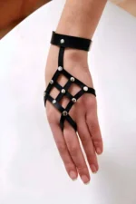 Siyah Deri Zımbalı Şahmeran El Harness Aksesuarı SH1122 - Image 3