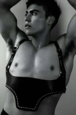 Siyah Deri Görünümlü Zımba Detaylı Erkek Göğüs Harness SHM122 - Image 3