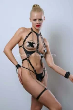 Siyah Deri Zincir Detaylı Kelepçeli ve Bacak Bantlı Vücut Harness SH1098 - Image 6