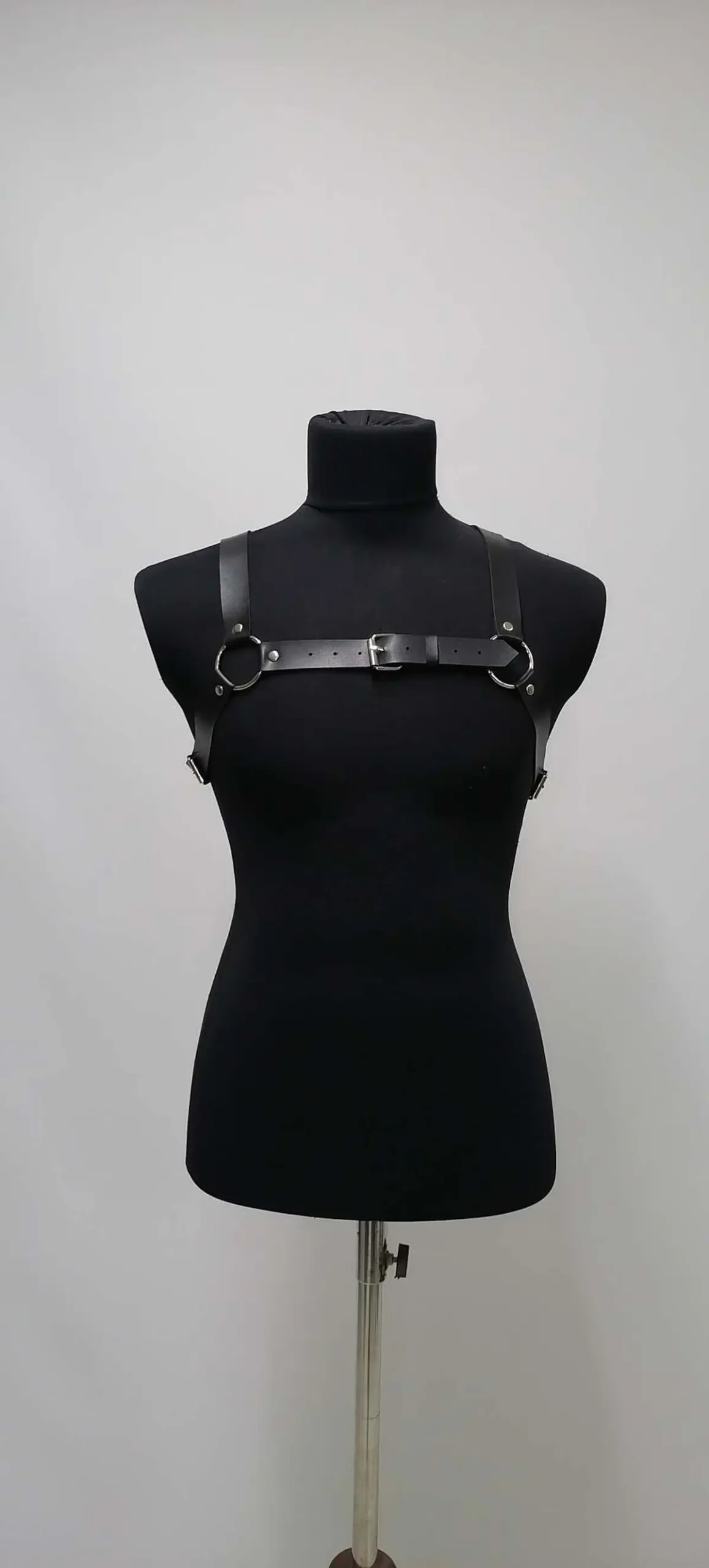 Siyah Deri Halka Detaylı Erkek Göğüs Harness SHM232