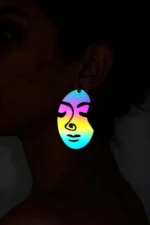 Gökkuşağı Reflektörlü Soyut Kadın Yüzü Lazer Kesim Küpe APBJ005 - Image 2