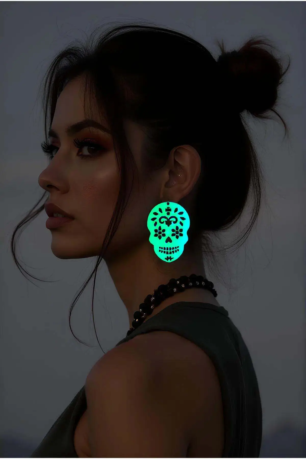 Karanlıkta Parlayan Lazer Kesim Kuru Kafa Küpe APBJ029