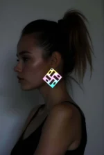 Gökkuşağı Renkli Reflektörlü Lazer Kesim Geometrik Kare Küpe APBJ012