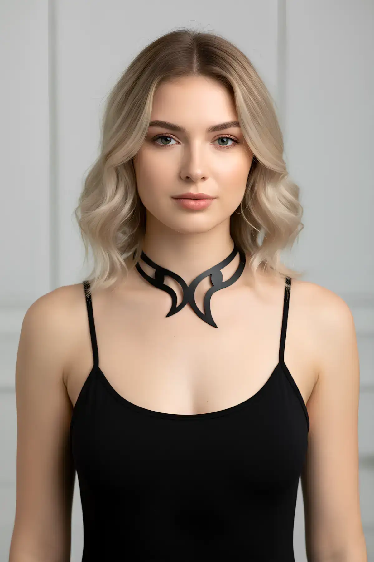 Siyah Deri Tribal Desenli Göz Detaylı Choker Kolye SH1412