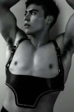 Siyah Deri Görünümlü Zımba Detaylı Erkek Göğüs Harness SHM122 - Image 2