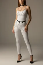 Siyah Gümüş Zincir Detaylı Bel ve Bacak Aksesuarlı Deri Etek SH475 - Image 2