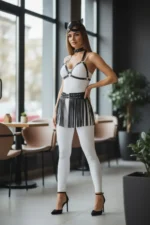 Siyah Suni Deri Şerit Detaylı Mini Etek SH495 - Image 4