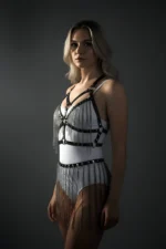 Siyah Deri Kemerli Uzun Zincir Detaylı Etek SH496 - Image 4