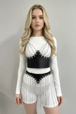 Gümüş Zincir Detaylı Püsküllü Deri Mini Etek SH994 - Image 4