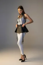 Siyah Suni Deri Jartiyer Detaylı Volanlı Mini Etek SH998 - Image 3