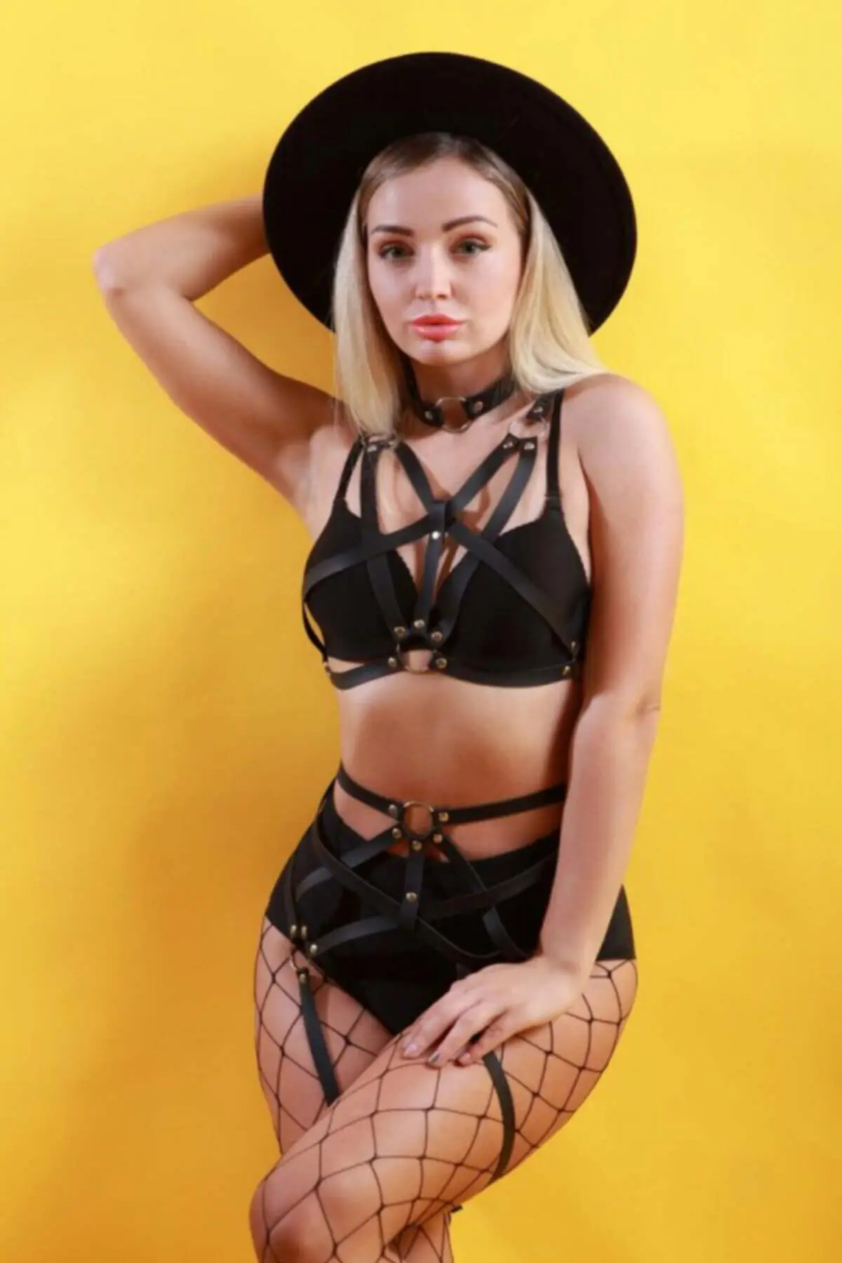 Fantasy Leather Garter Set - SH752